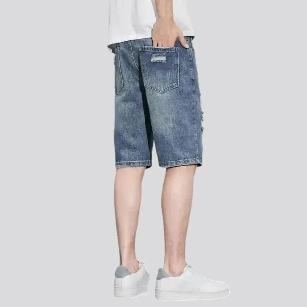 Knee-length loose jeans shorts for men